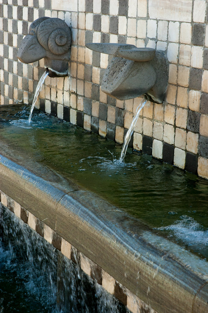 Fountain, Tinnura