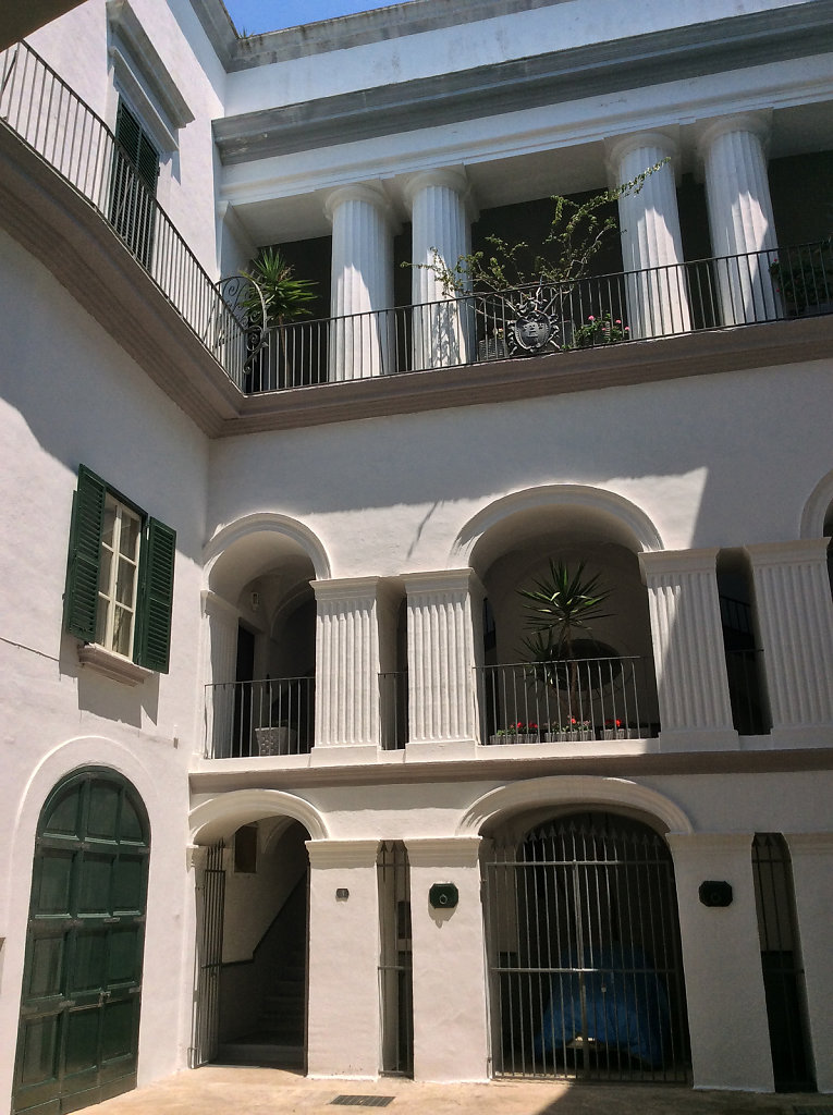 Galipoli Palazzo Courtyard