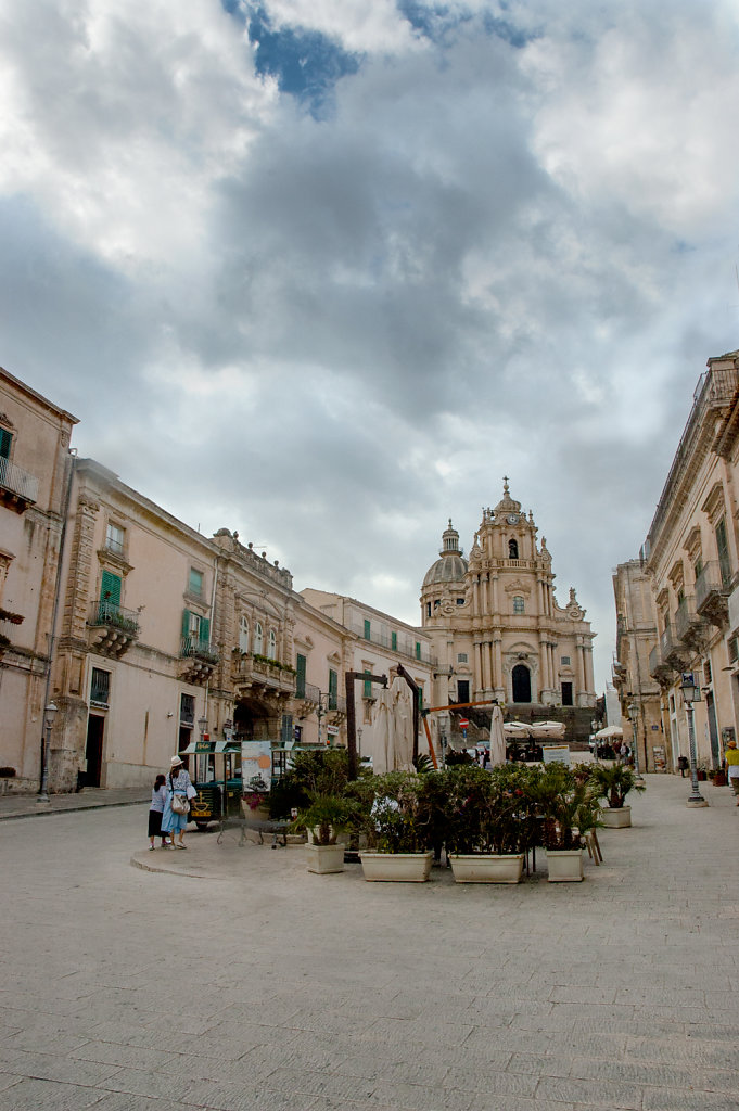 sicily-ragusa-01.jpg