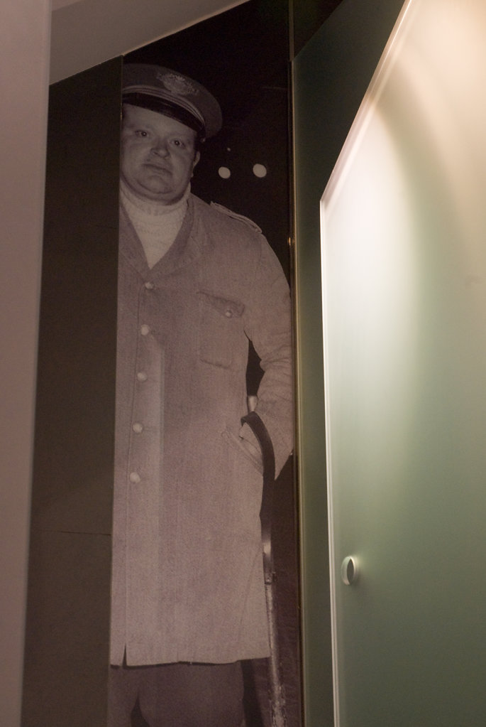 f42153464.jpg