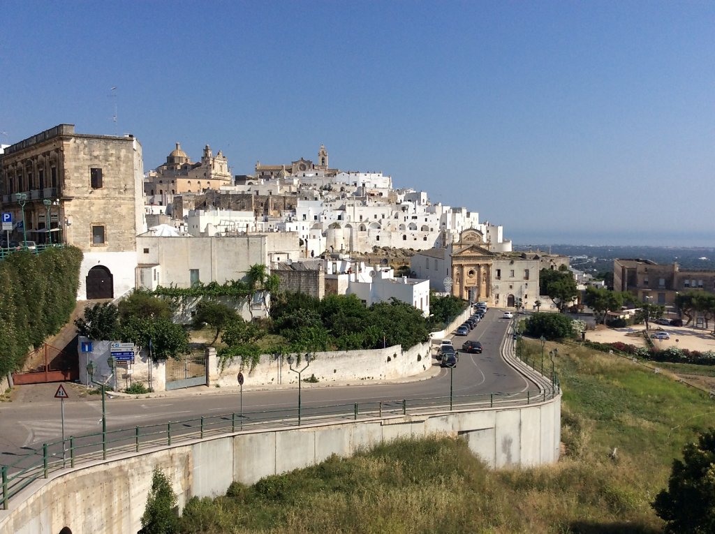 Via Salvatori Tommassi, Ostuni