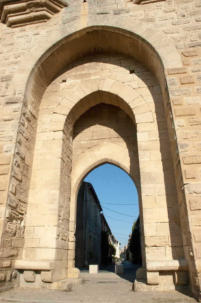 aigues-mortes-gate.jpg