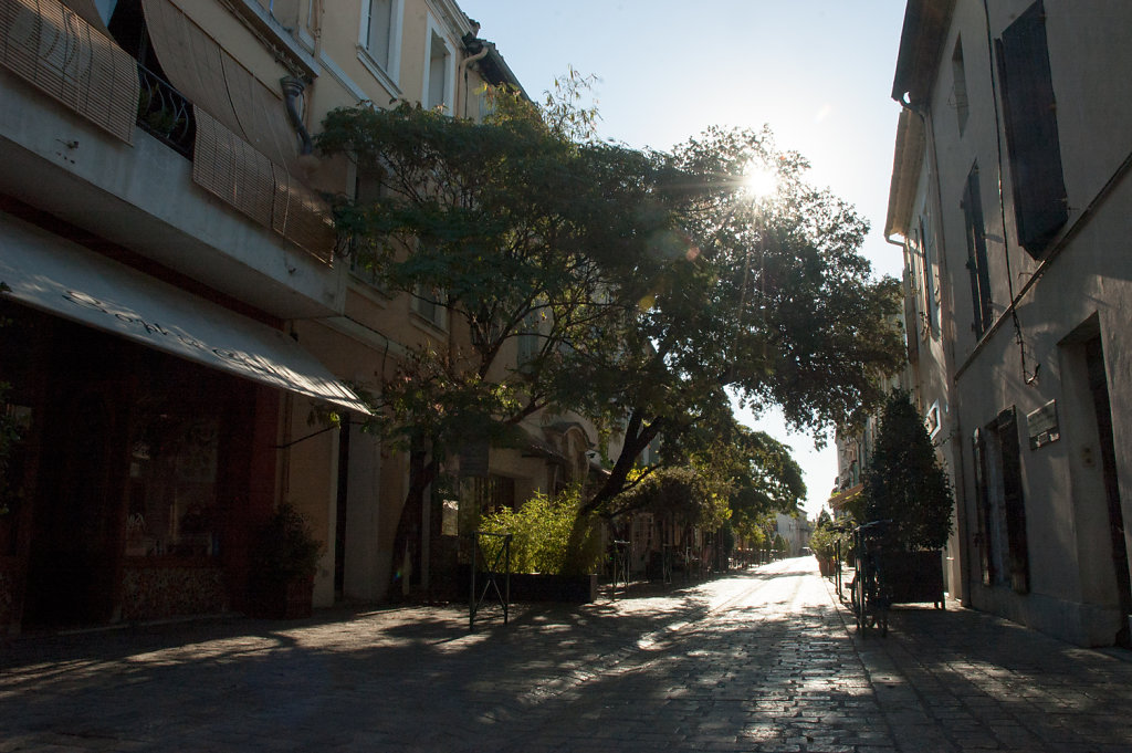 aigues-mortes-rue-de-la-republilgue.jpg