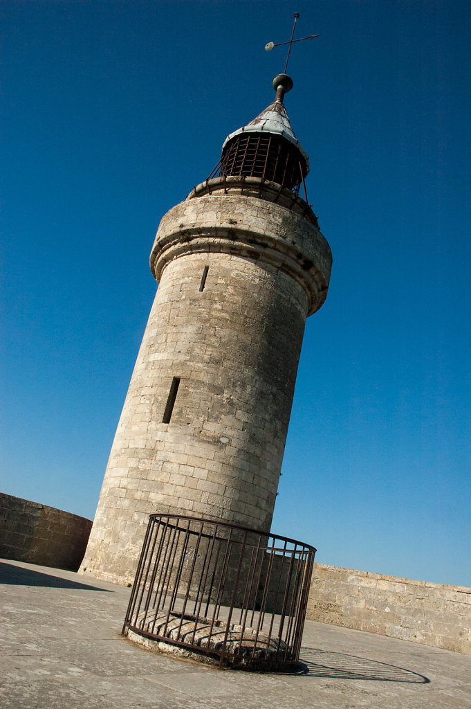 aigues-mortes-tour-de-constance-watchtower.jpg