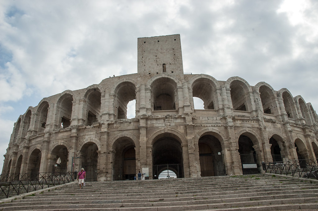 Arles-Amphitheatre.jpg