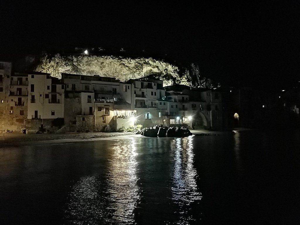 Spiaggia del Porto Vecchio, Cefalu 