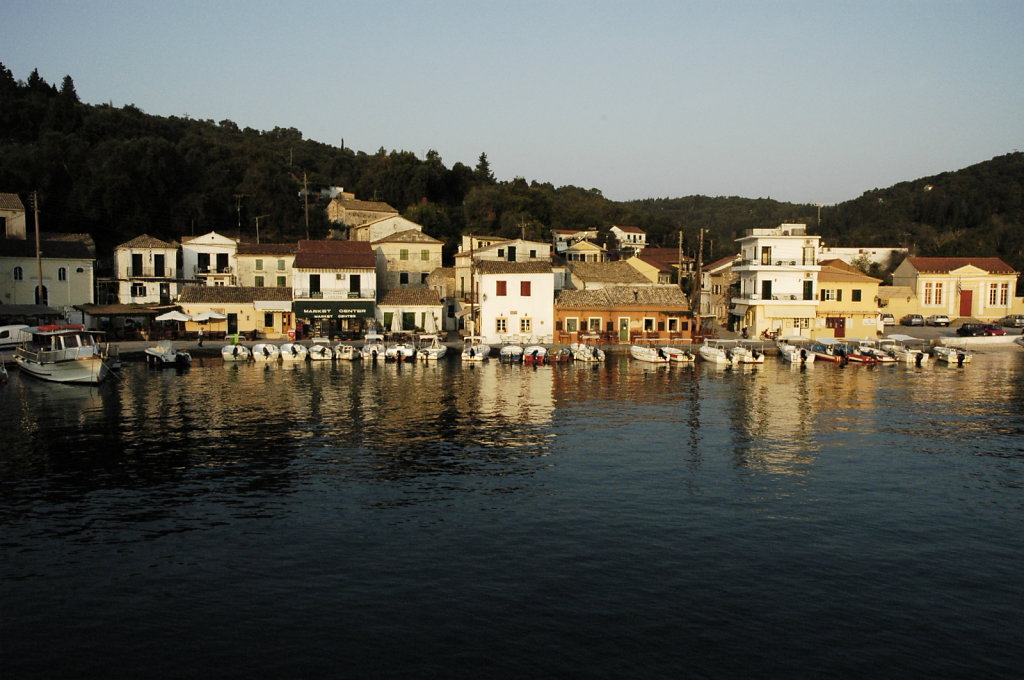 Harbour, Loggos